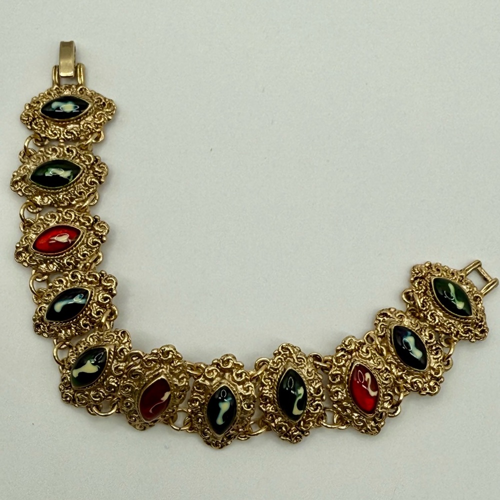 Vintage Victorian Style Gold Tone
Bracelet w/ Rhinestones 7” - Picture 10 of 16